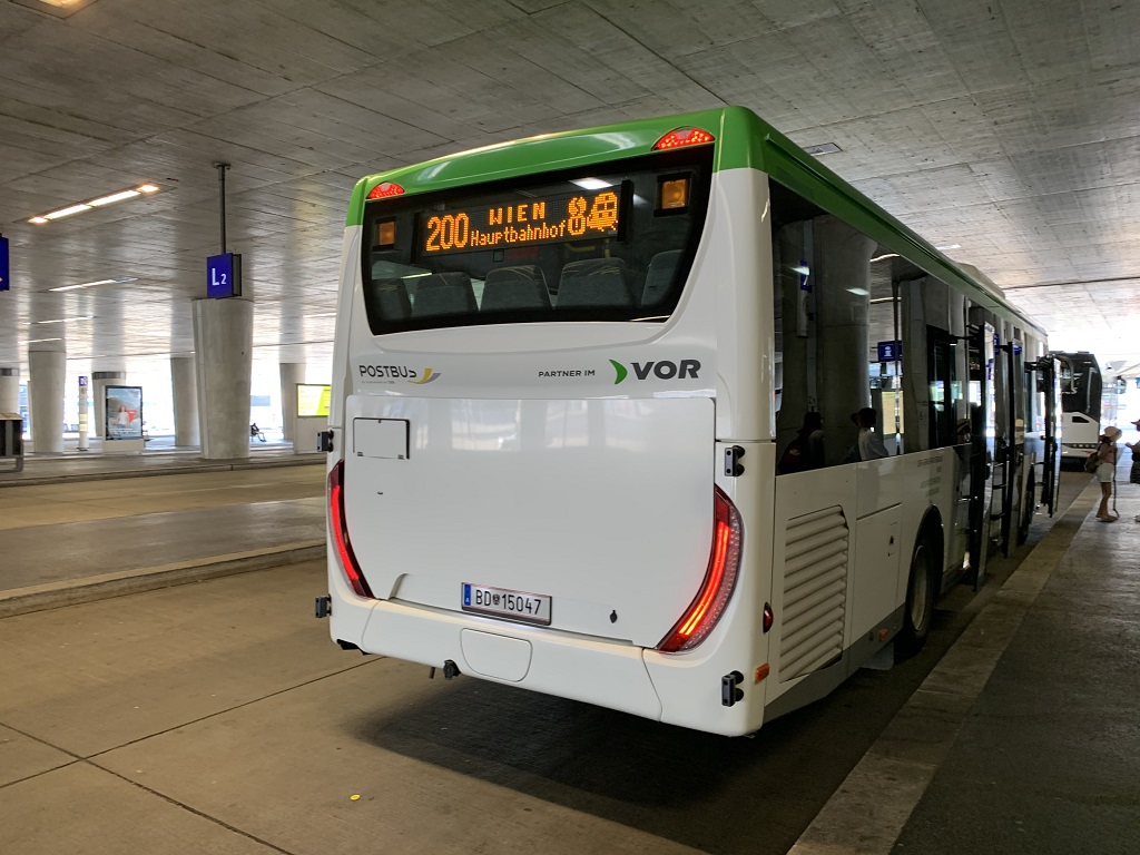 BD 15047 Heckansicht