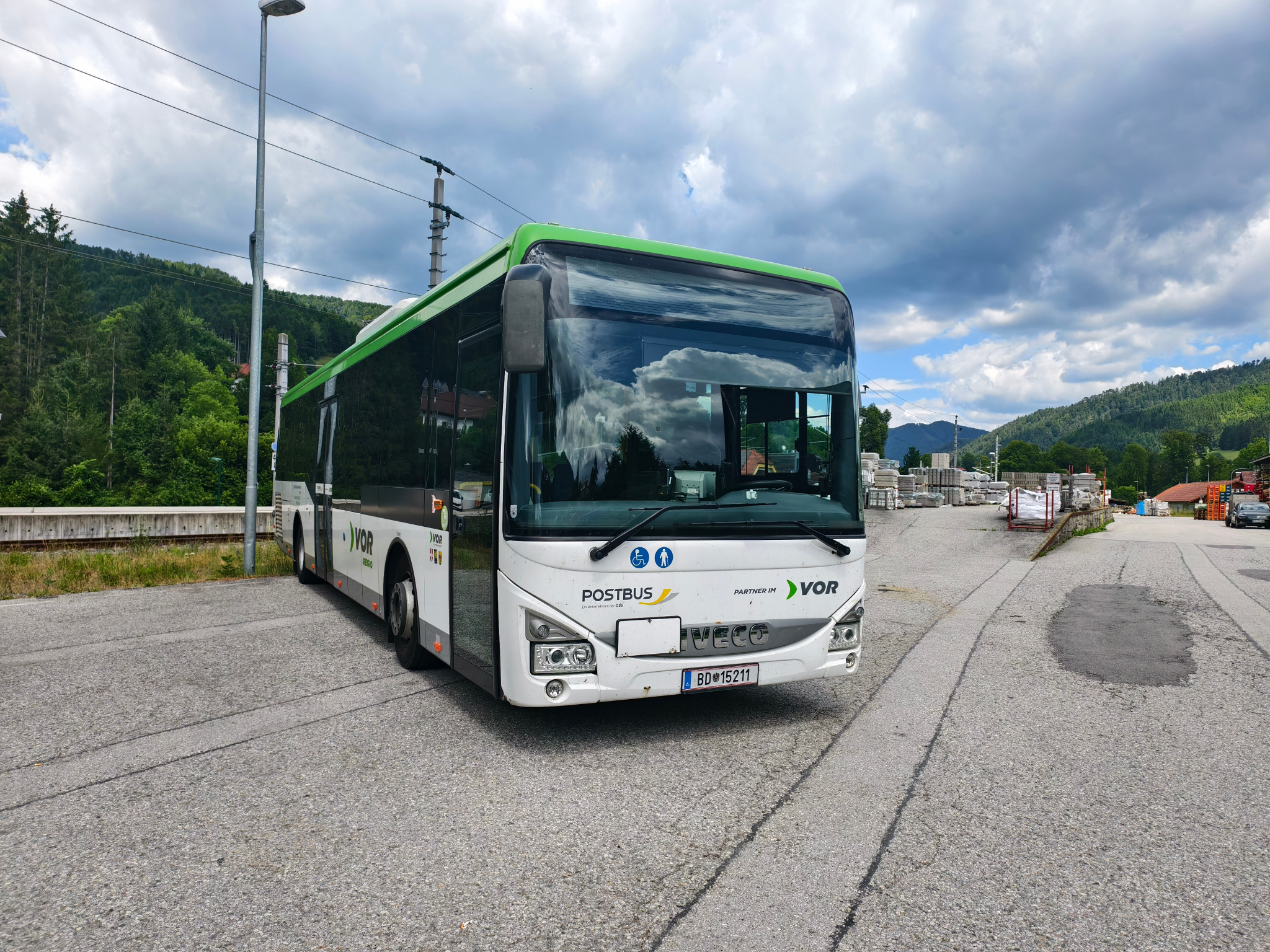 BD 15211